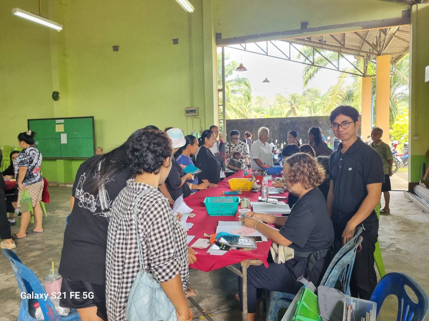 พช.กะปงลงพื้นที่ติดตามการขับเคลื่อนกลุ่มออมทรัพย์เพื่อการผลิตบ้านปลายวา