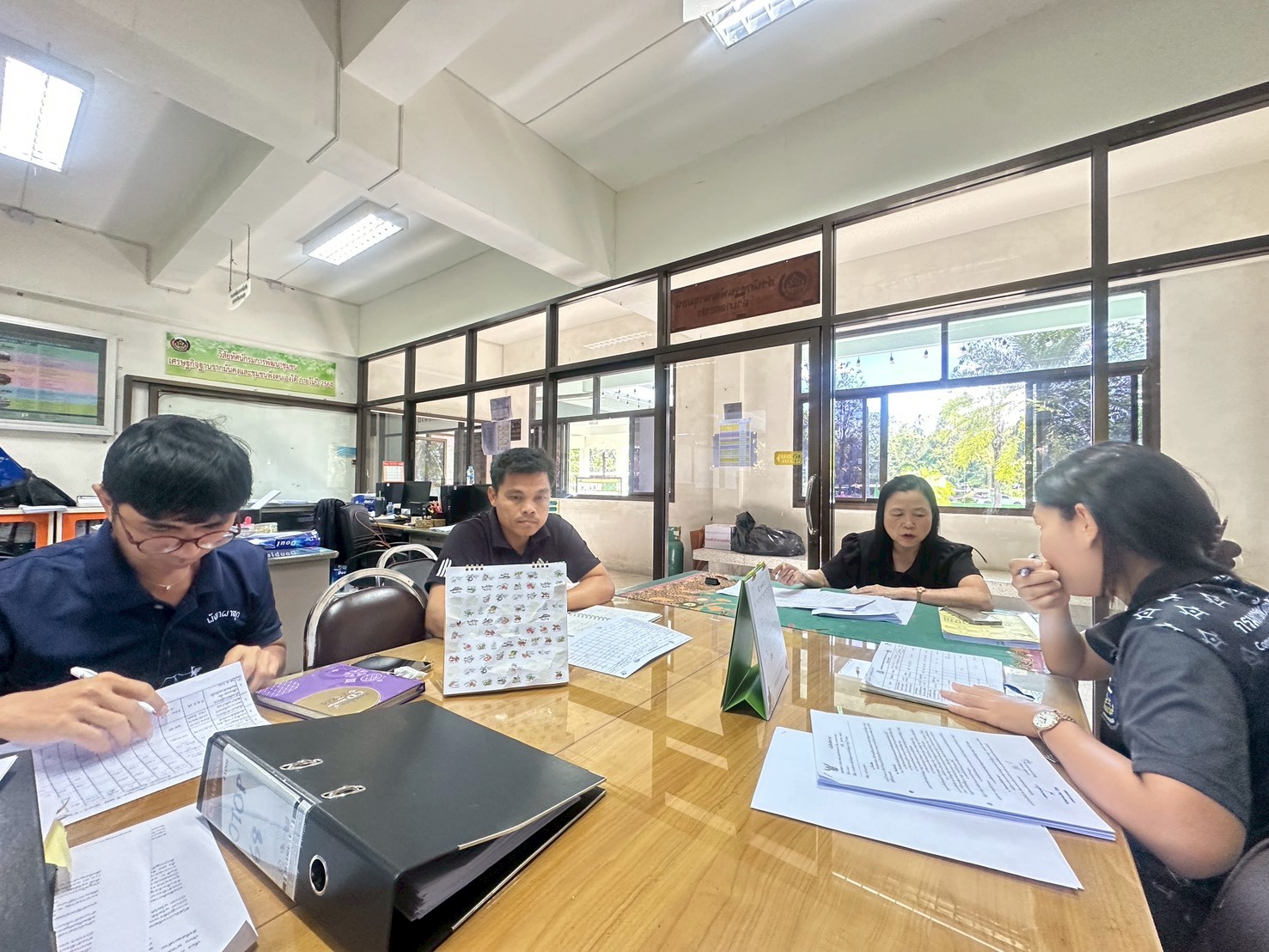 พช.กะปงประชุมเจ้าหน้าที่พัฒนาชุมชนอำเภอกะปง เพื่อวางแผนการดำเนินงานและการปฏิบัติงานตามนโยบาย/แผนงานการขับเคลื่อนงานพัฒนาชุมชน